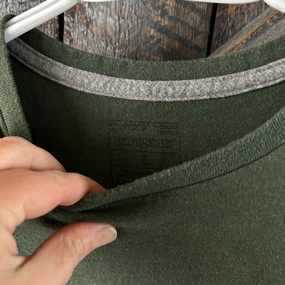 Men's Patagonia Short Sleeve T-Shirt Forest Green - Picture 4 of 4